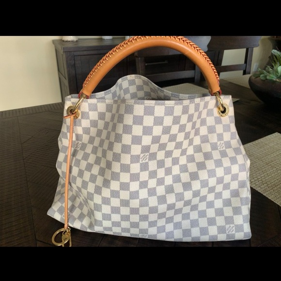 Louis Vuitton Purse - Picture 2 of 9
